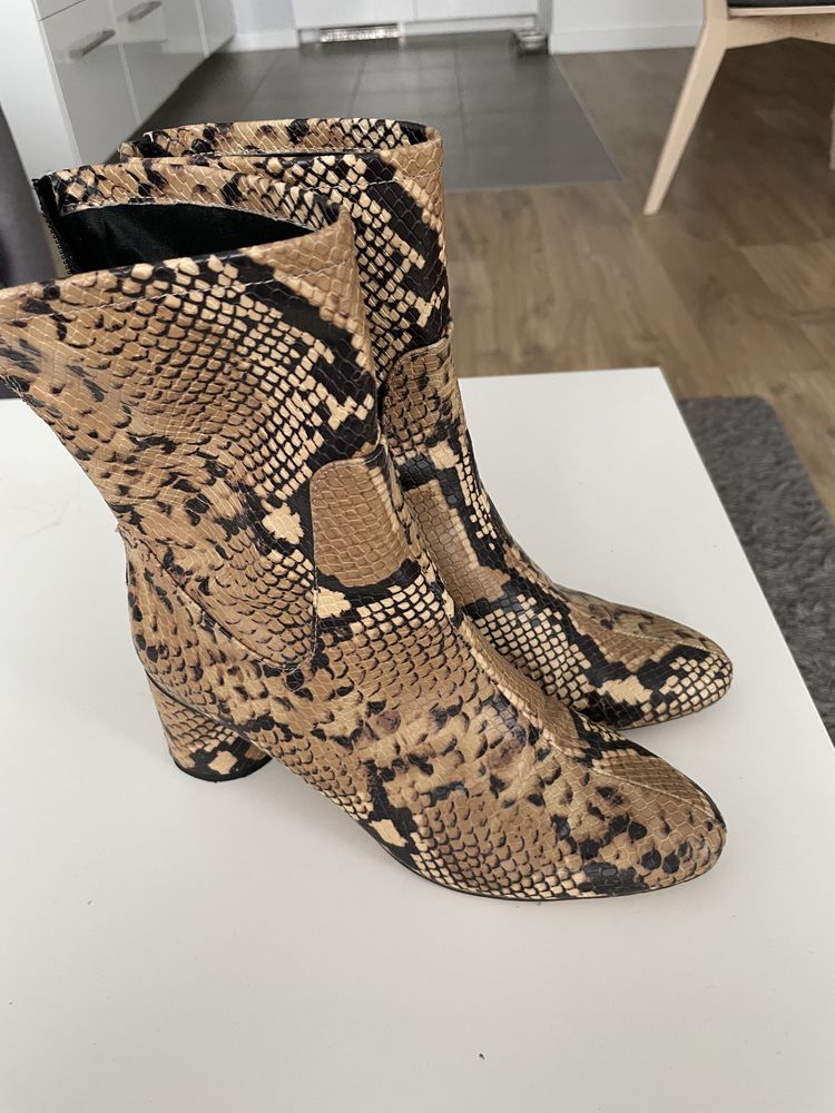 Kozaki Zara leopard