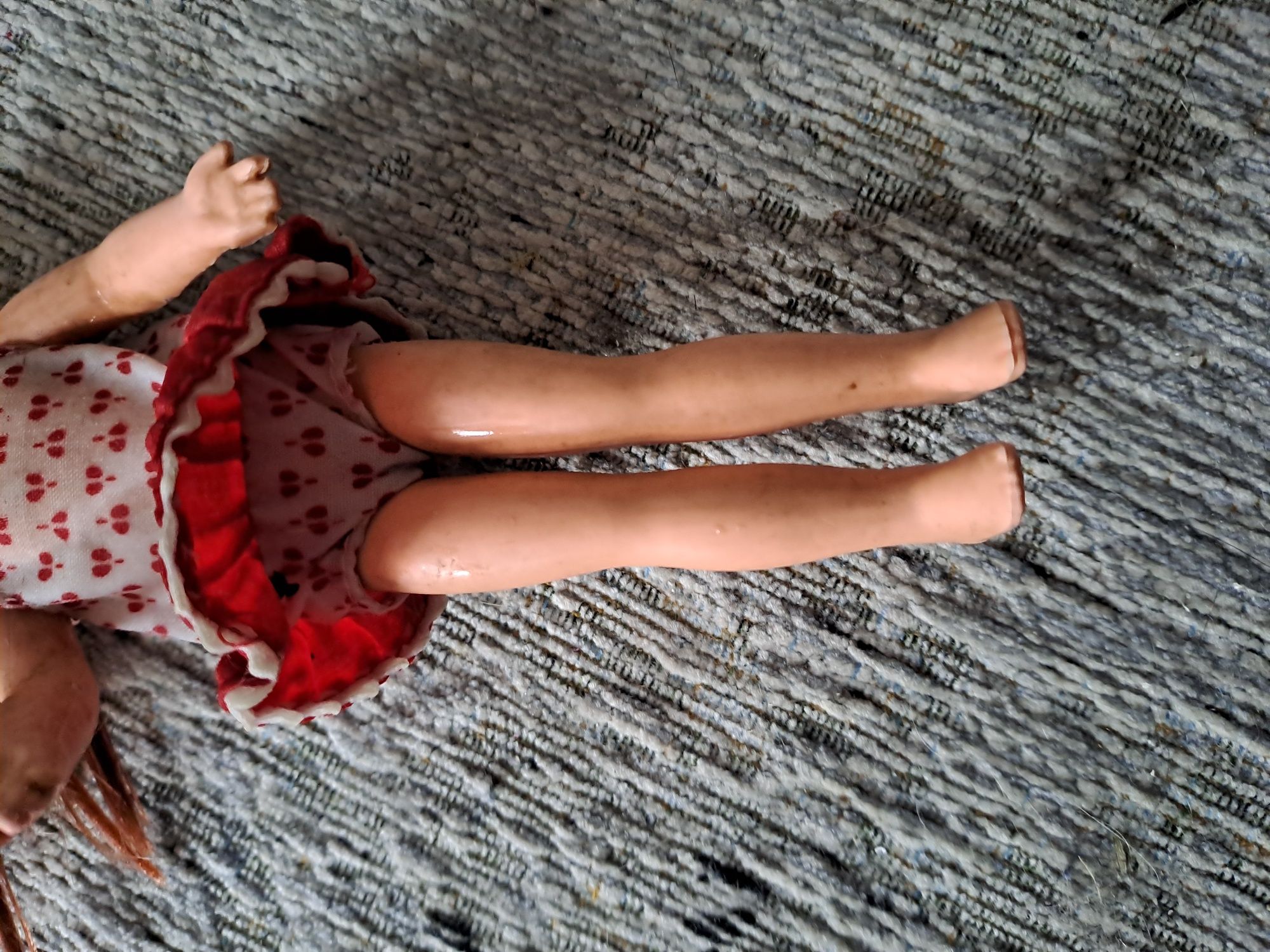 Stara gumowa laleczka  15 cm ( ręce i nogi zginają się)