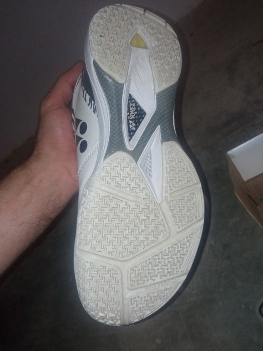Ténis Yonex 65 z white tiger 40