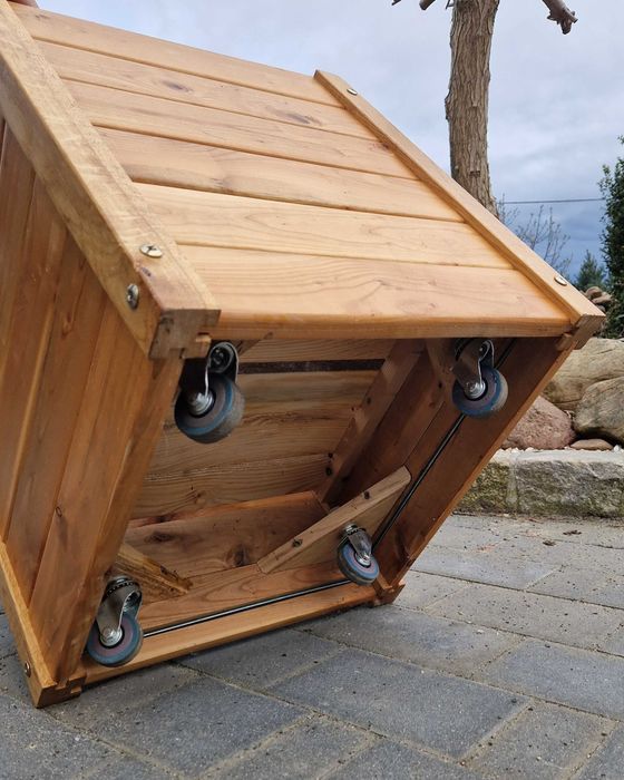 Drewniane osłony na donice