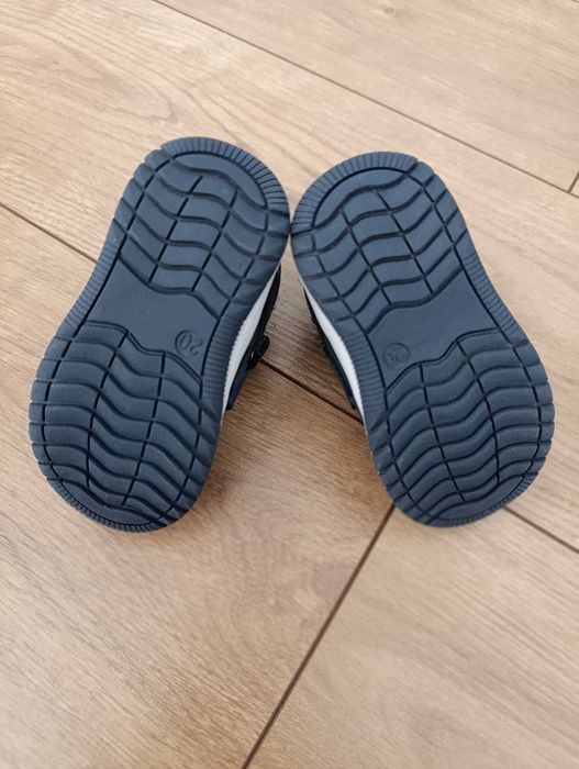 Zimowe buty dziecięce chłopięce rozmiar 20 Sinsay - jak nowe