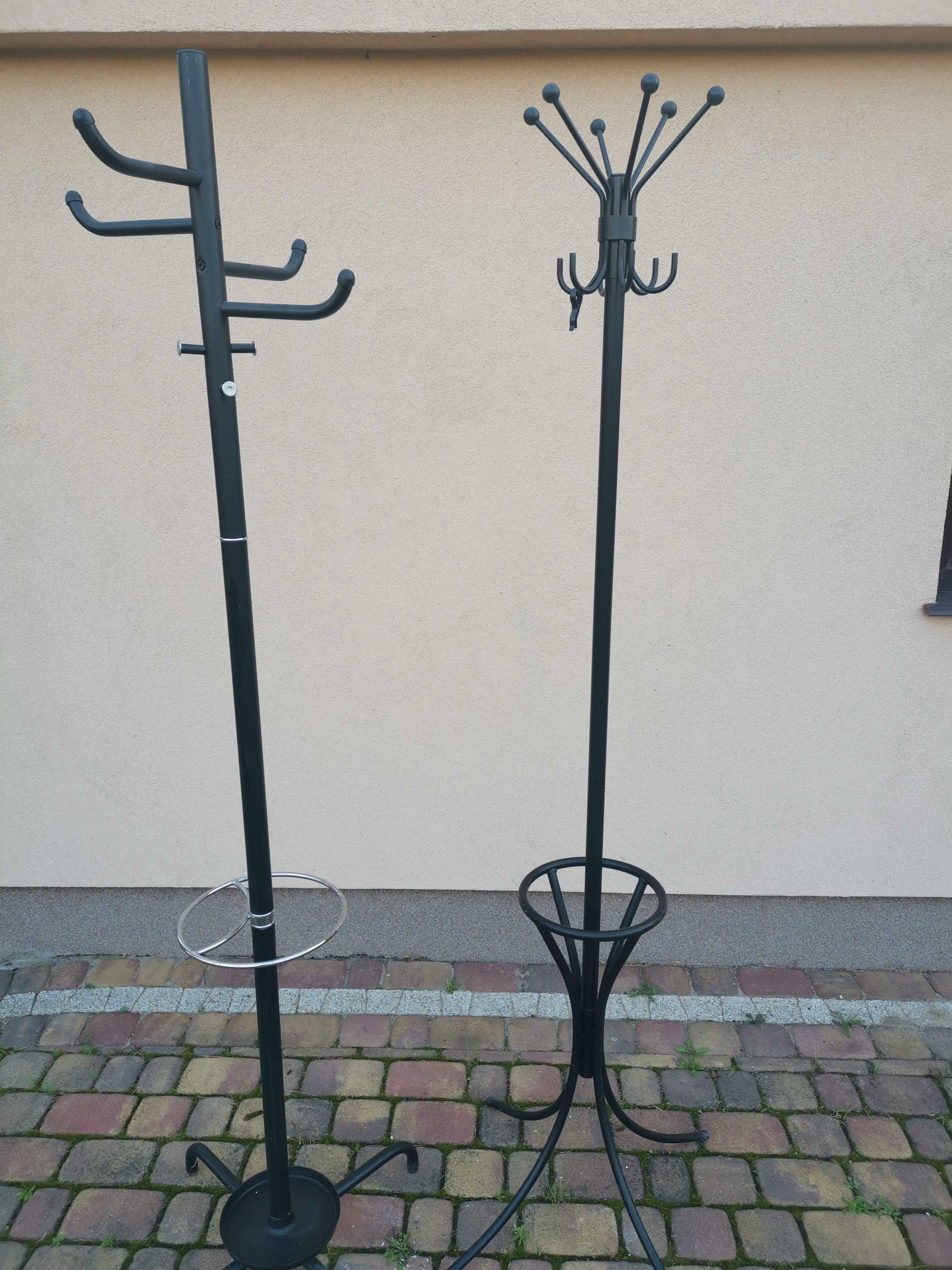 Wieszak stojący na ubrania