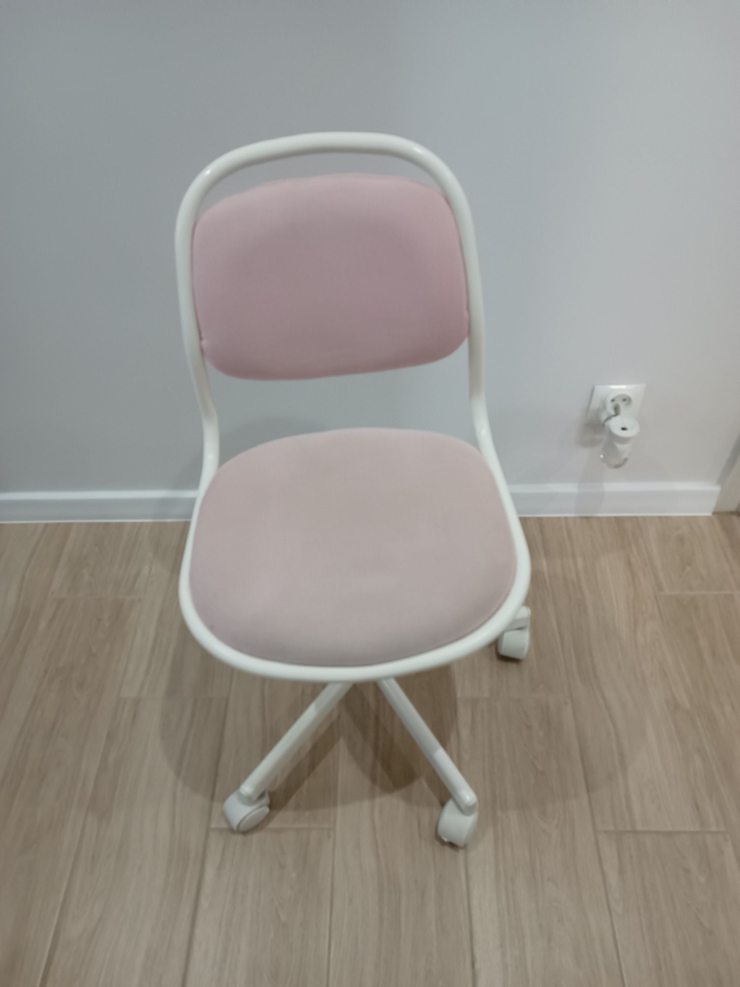 Krzesło obrotowe rozowe  Ikea ORFJALL