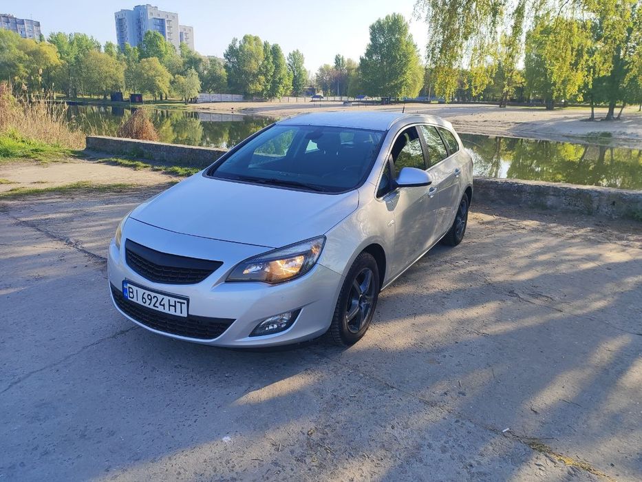 Автомобіль Opel Astra J від власника