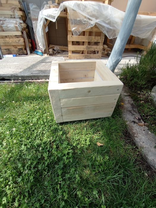 Donica z surowego drewna