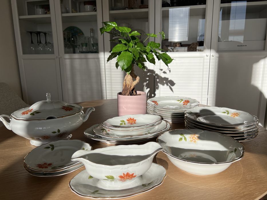 Zastawa obiadowa porcelanowa PRL Manufaktura Wałbrzych 22 elementy