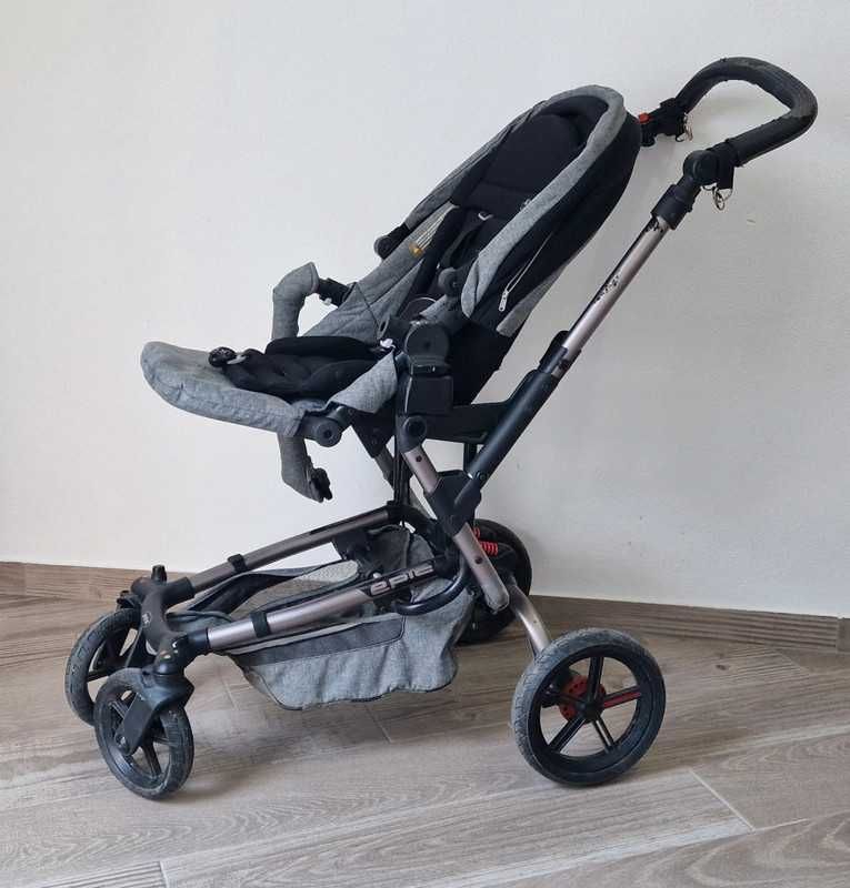 Carrinho de passeio para bebé da marca Jané