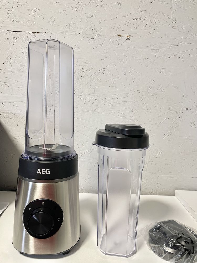 Blender kielichowy AEG  350 W stal inox z 2 pojemnikami