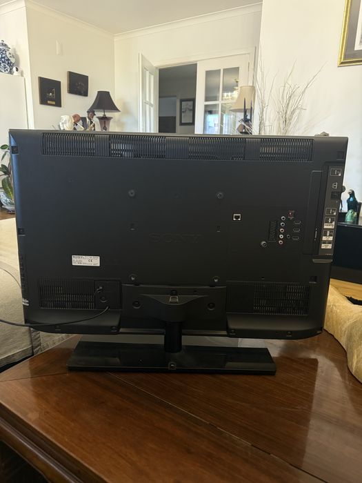 Televisor Sony Bravia 32’’ com comando – Excelente estado
