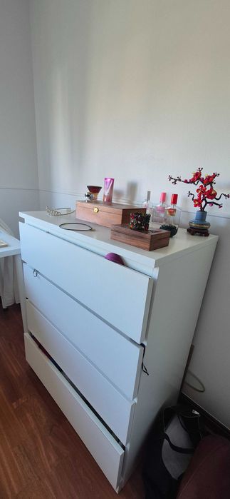 Cómoda Malm 4 gavetas_Ikea