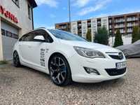 Opel Astra J Sports Tourer 2.0 220 KM