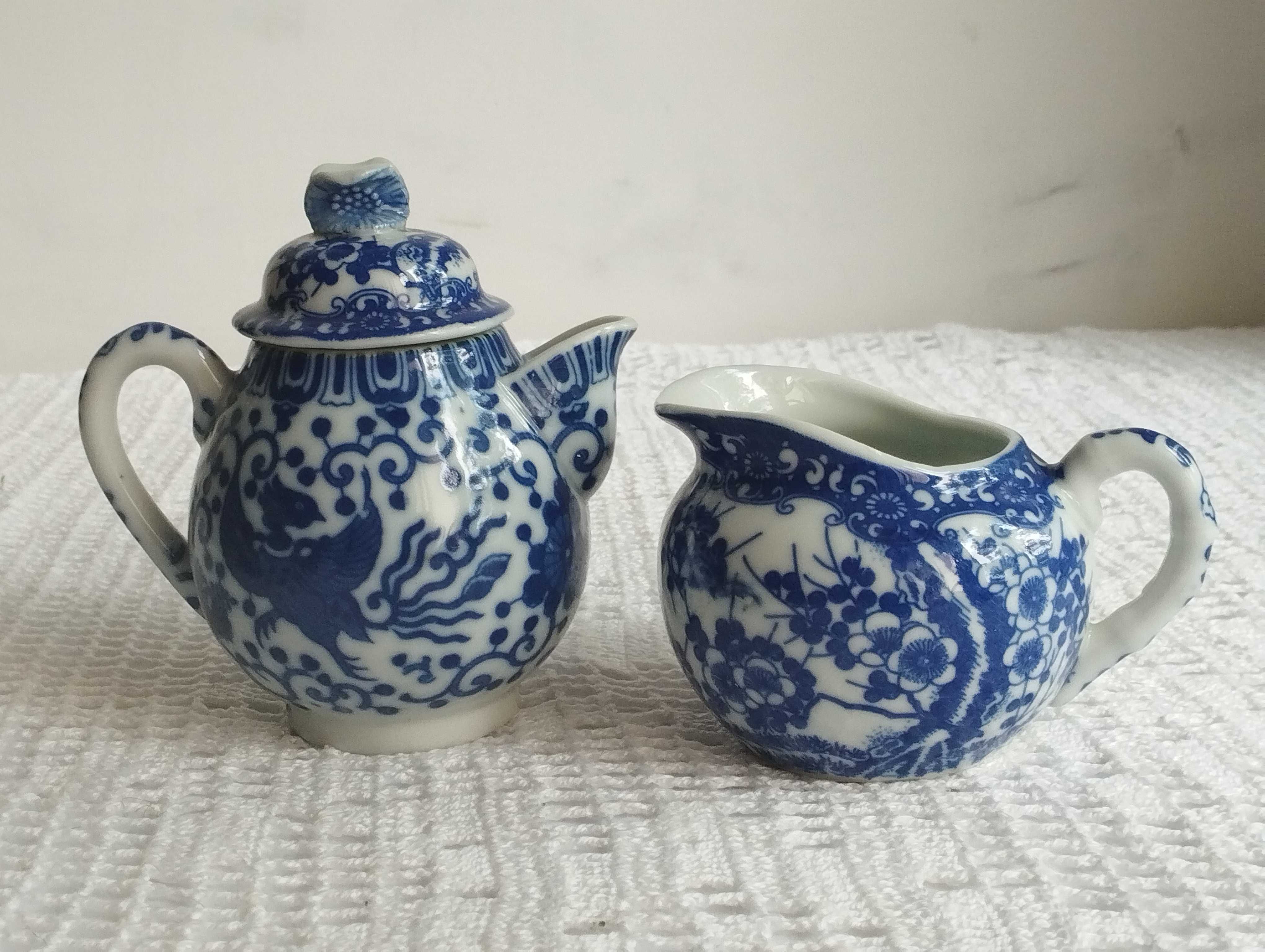 Japońska porcelana mleczniki i dzbanuszek.
