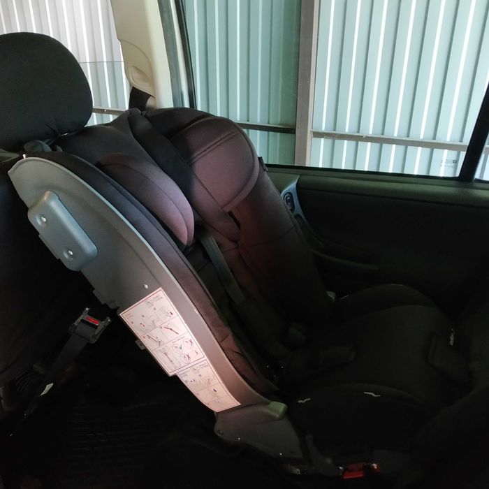 Fotelik samochodowy Diono Radian 5 (RWF)