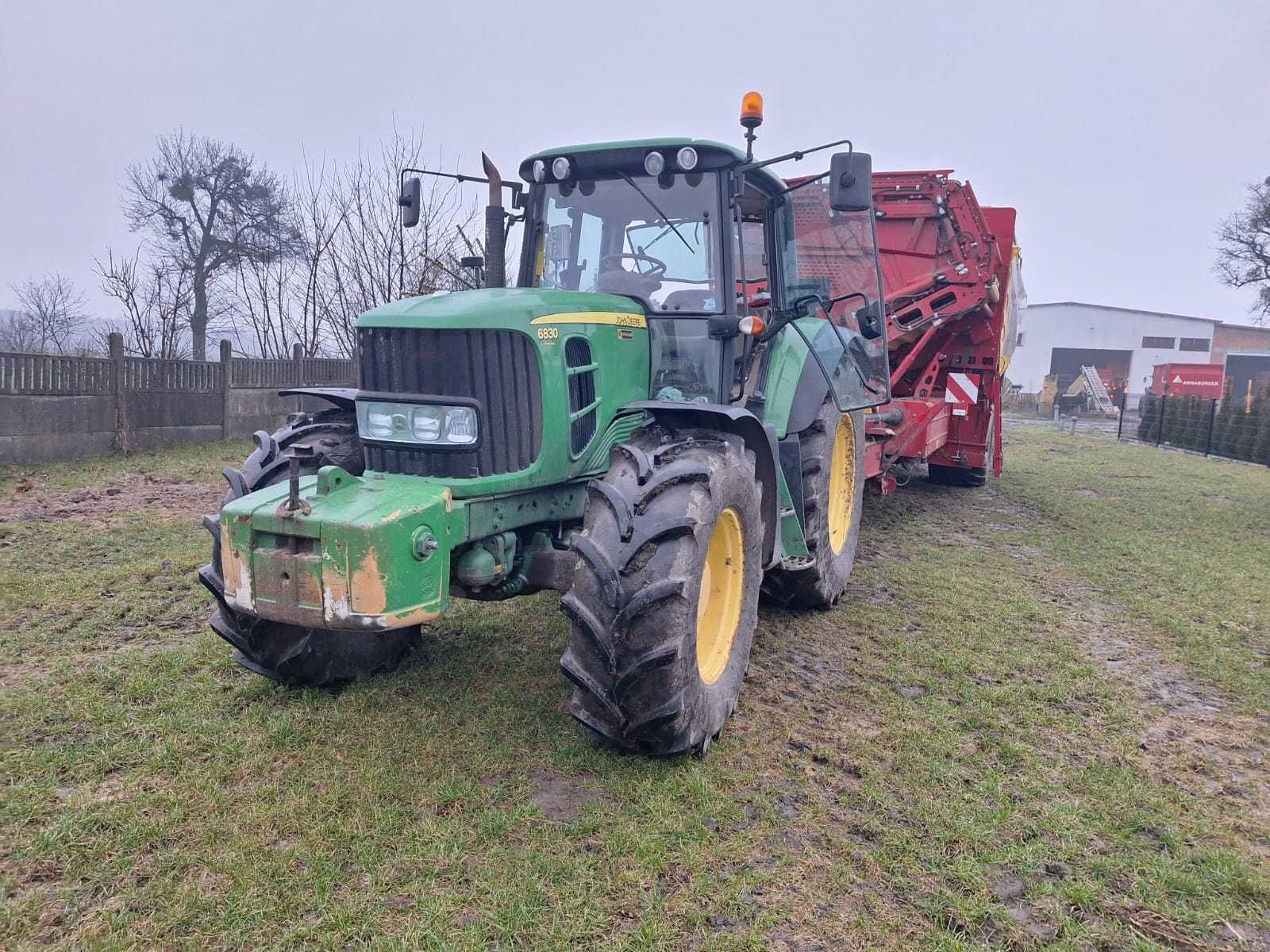 Ciągnik rolniczy John Deere 6830