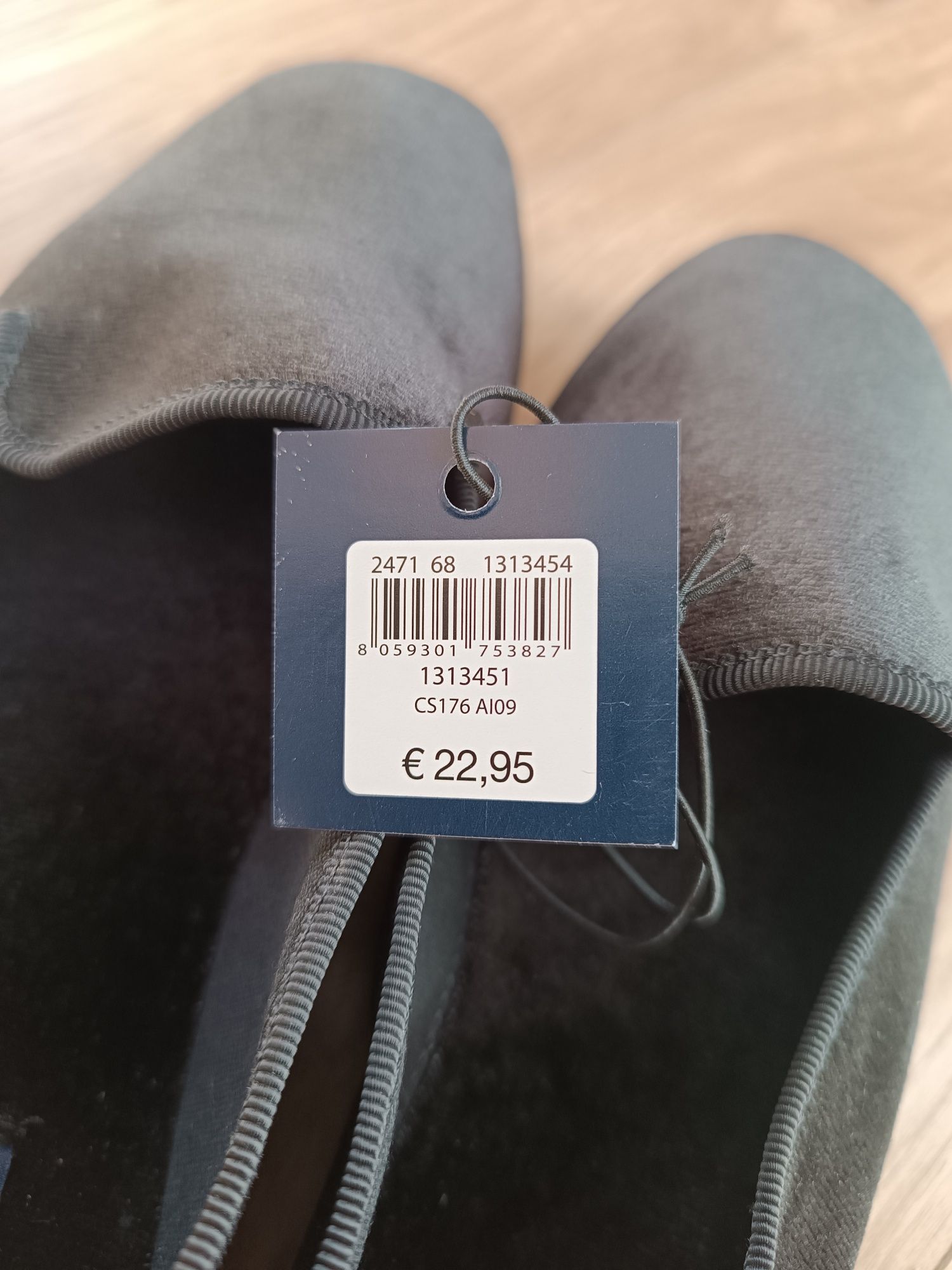 Wygodne czarne materiałowe tenisówki wsuwane 39 Piombo