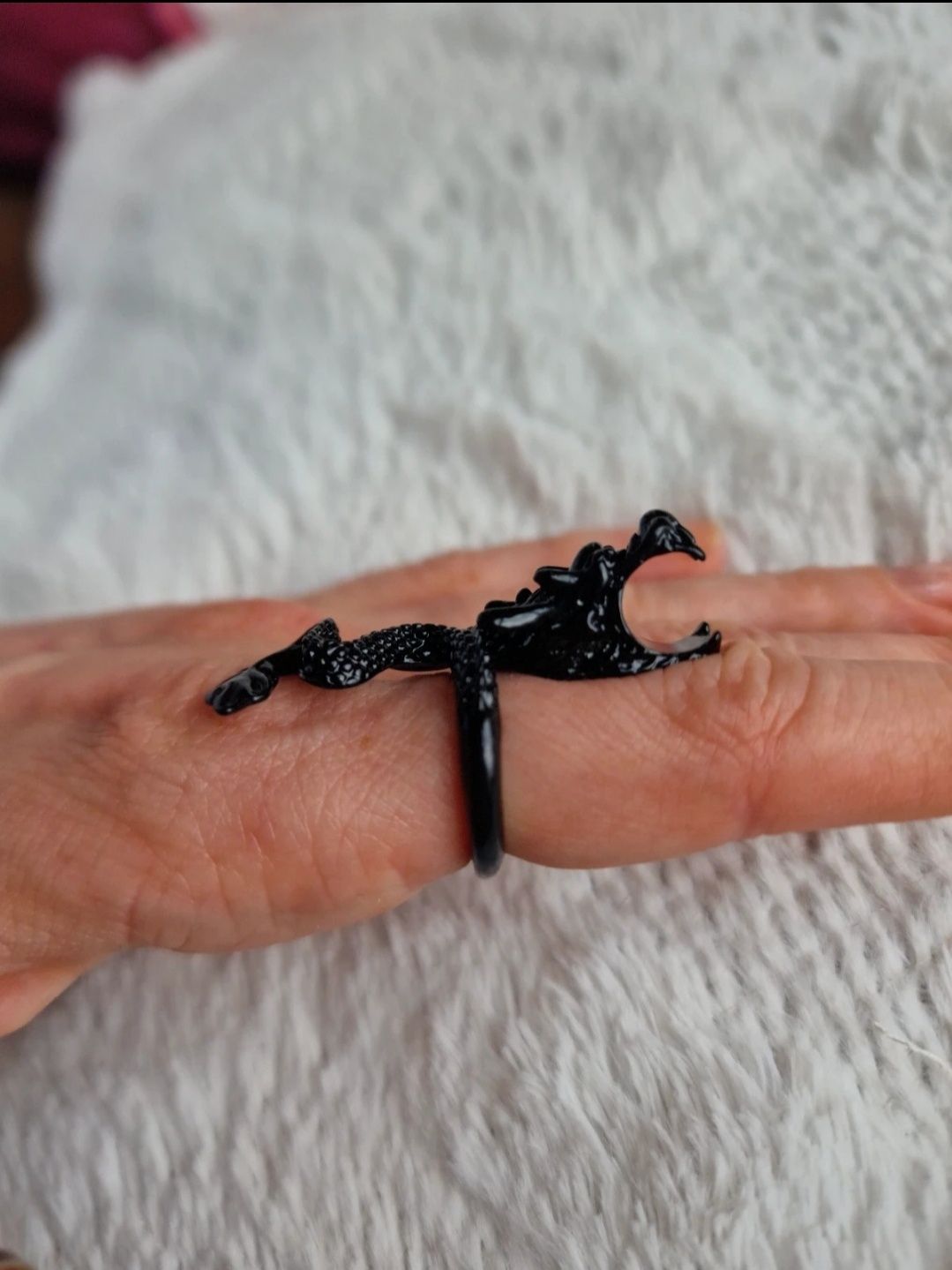 Pierścień na papierosa czarny pierścionek smok
alternative gothic papi