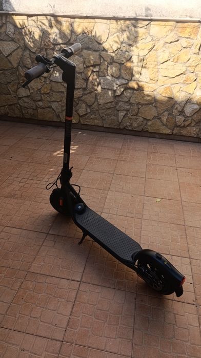 Trotinete Elétrica Ninebot Kickscooter F25E II + Carregador