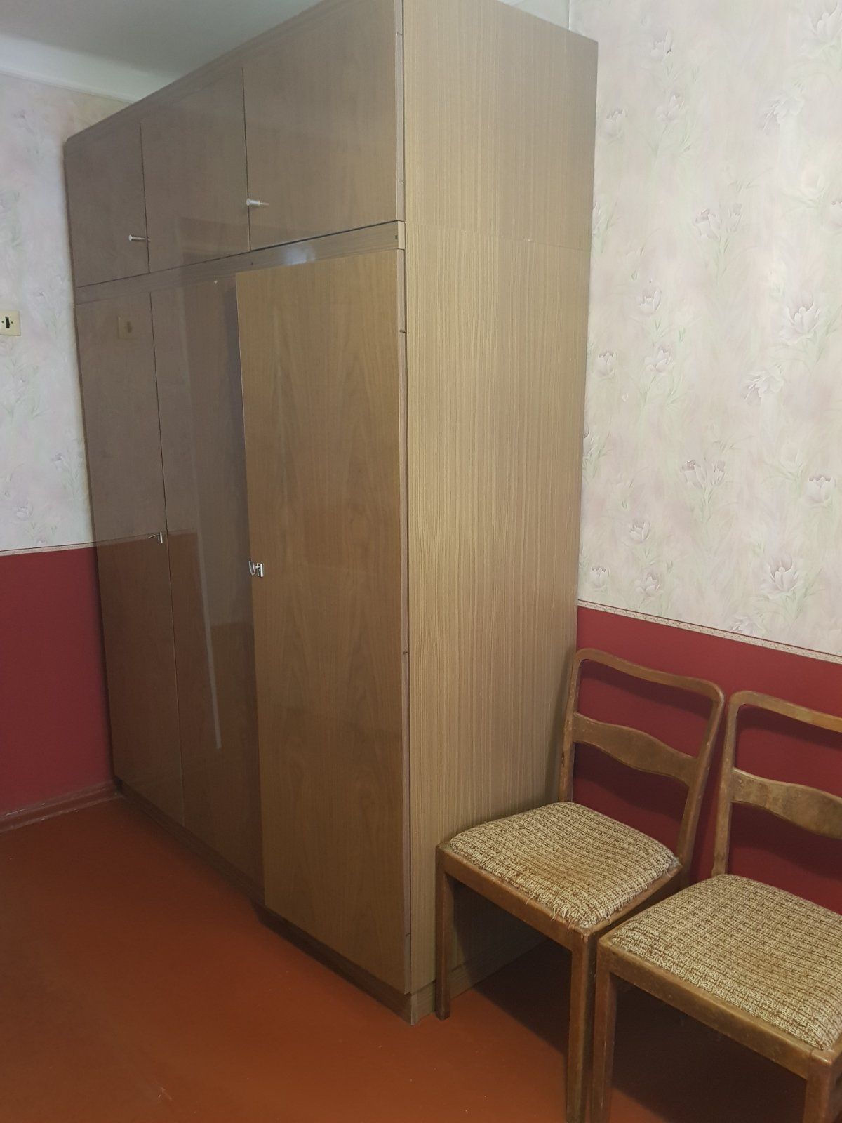 Розпродаж меблів б/у Німеччина.