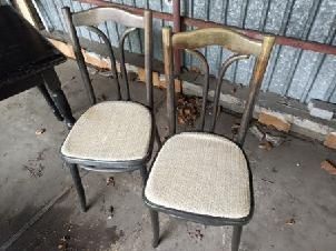 Komplet drewniany krzesł i stół PRL