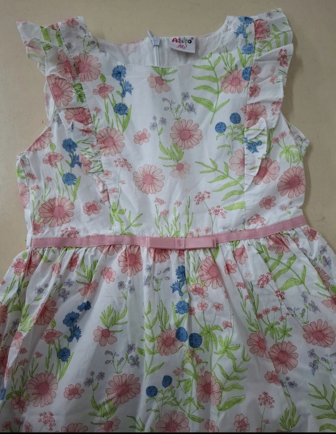 Vestido florido sem mangas para criança