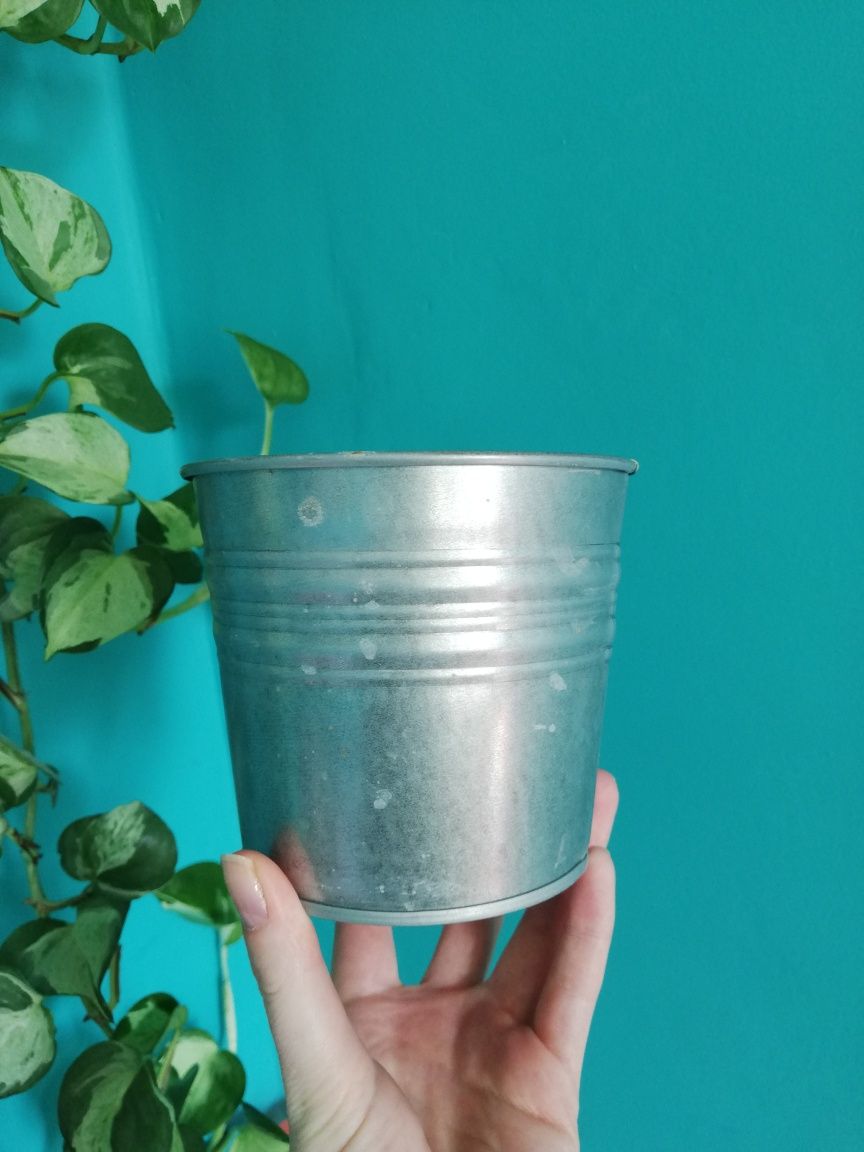 Metalowa osłonka na doniczkę Ikea 10,5cm