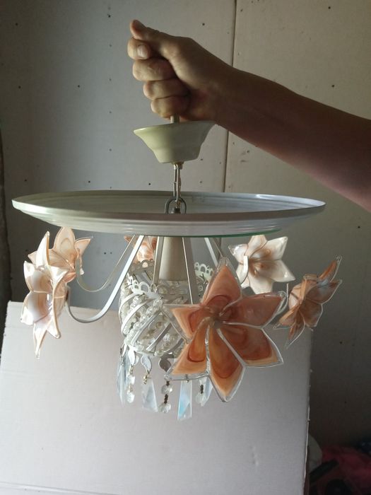 Люстра потолочная цветы лилии