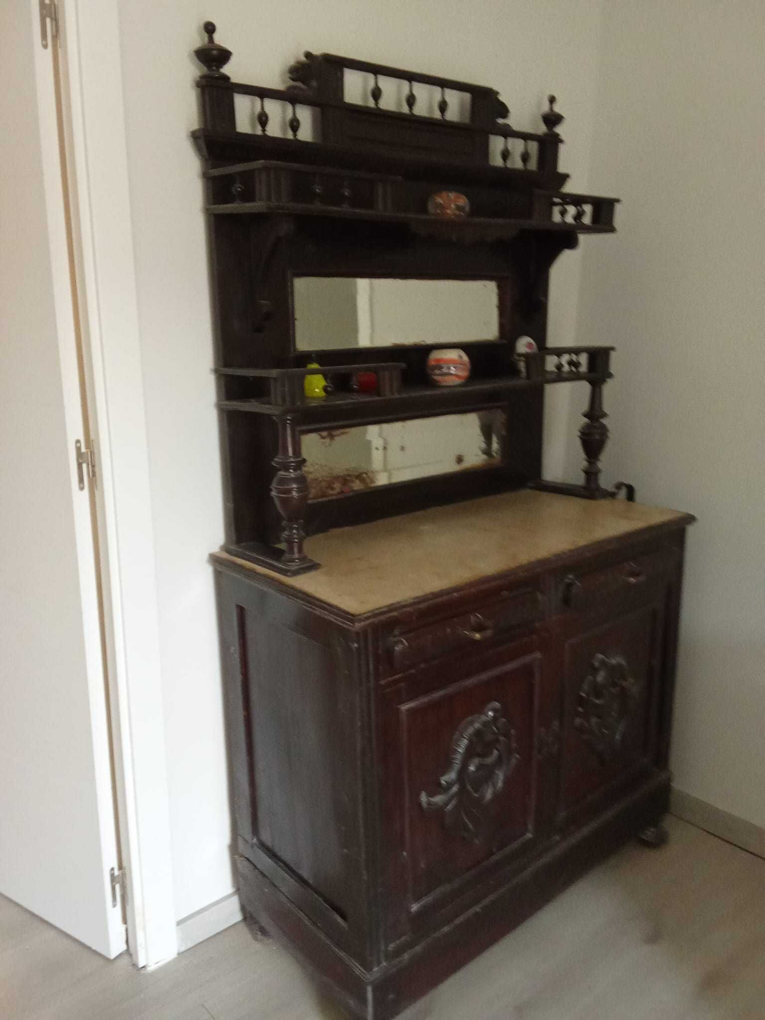 Móvel sala antigo para restauro
