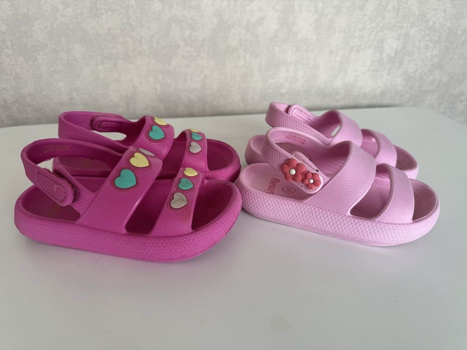 Дитяче взуття / сандалі 26 розмір