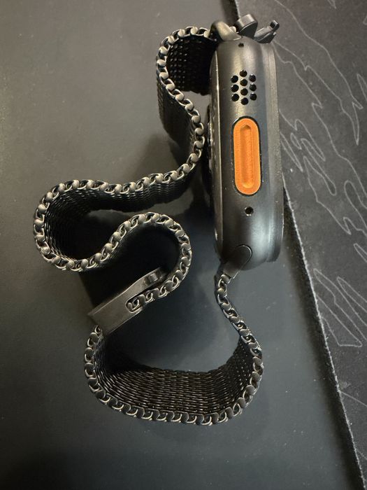 Apple Watch Ultra 3 Black Titanium Milanese Loop - M