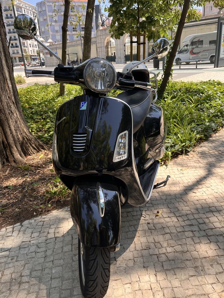 Piaggio Vespa GTS 125