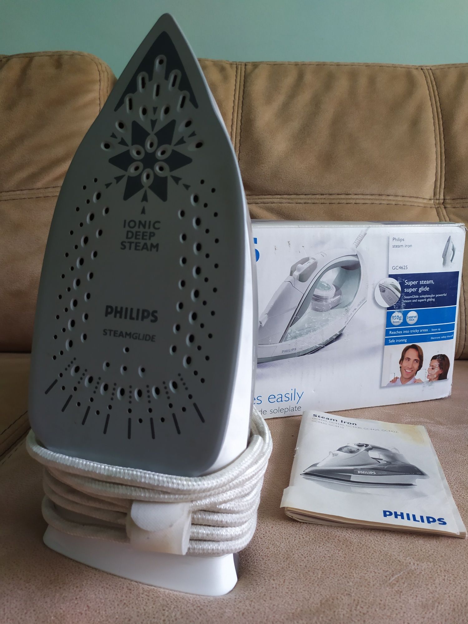 Утюг Philips GC 4440 Steam Iron