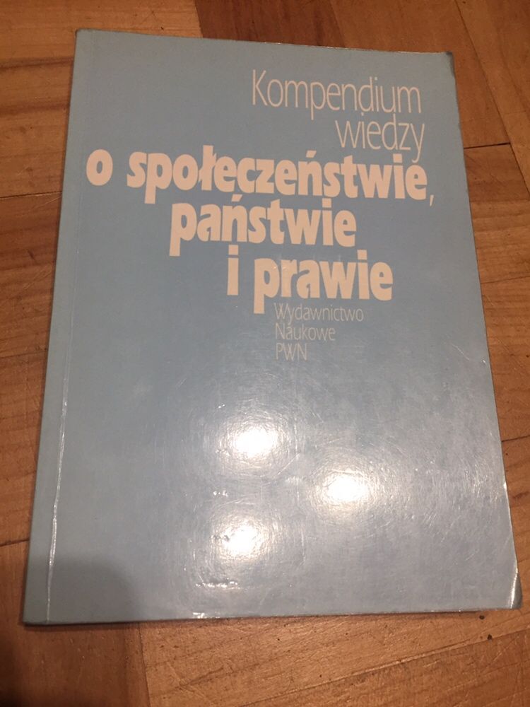 Kompendium wiedzy o społeczeństwie, państwie i prawie