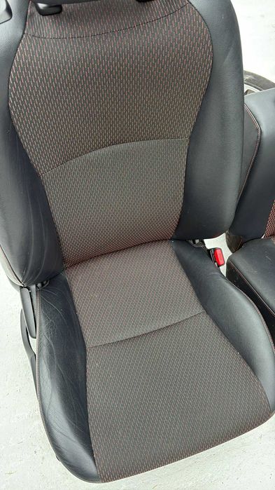 Komplet foteli Yaris 3 (11/18) – wersja 3-drzwi