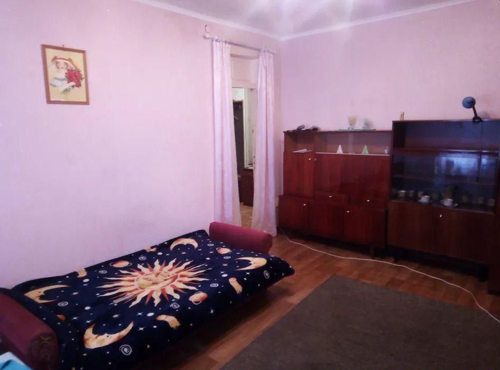Продам 2-комн квартиру в районе Васильевский пер.