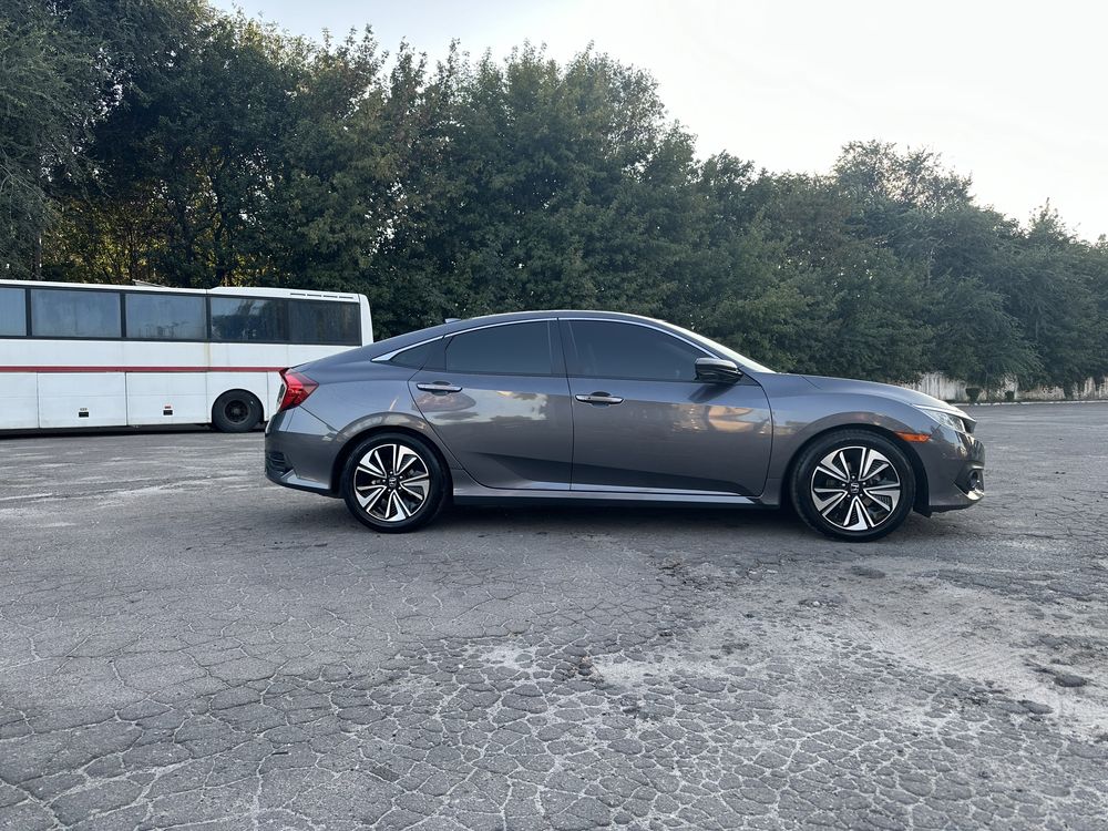 Honda civic X 16 рік готова до будь-яких перевірок