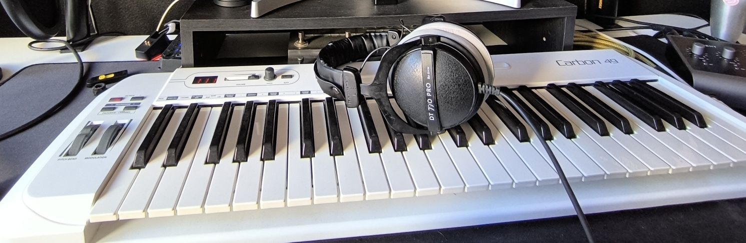 Teclado MIDI 49 Teclas Samson Carbon 49