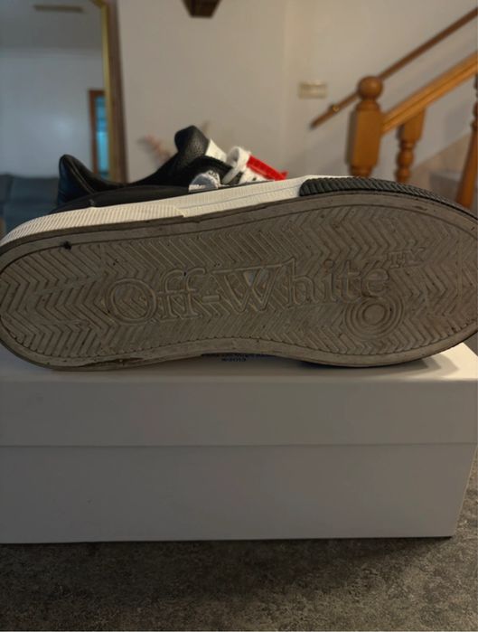 Off white vulcanized