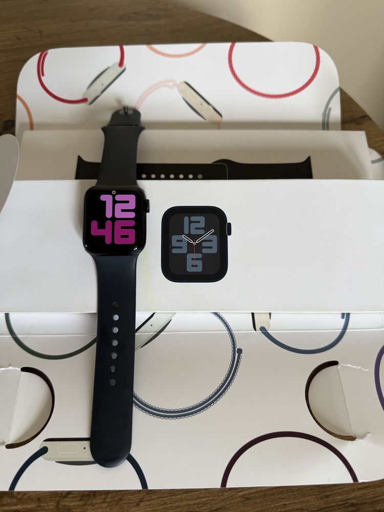Apple Watch SE (2gen) 40 mm GPS jak nowy