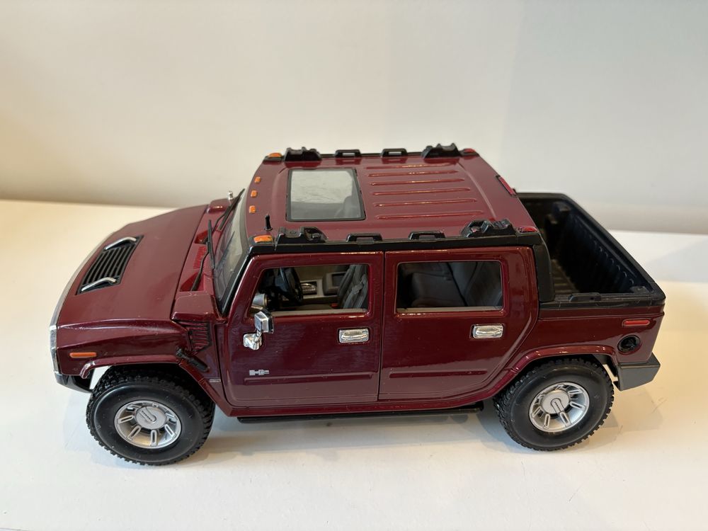 Model Hummer H2 1:18 Maisto (bburago welly)