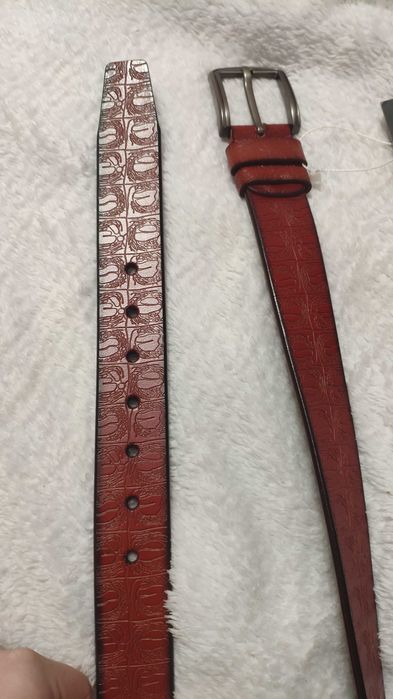 Мужской кожаный ремень с тиснением