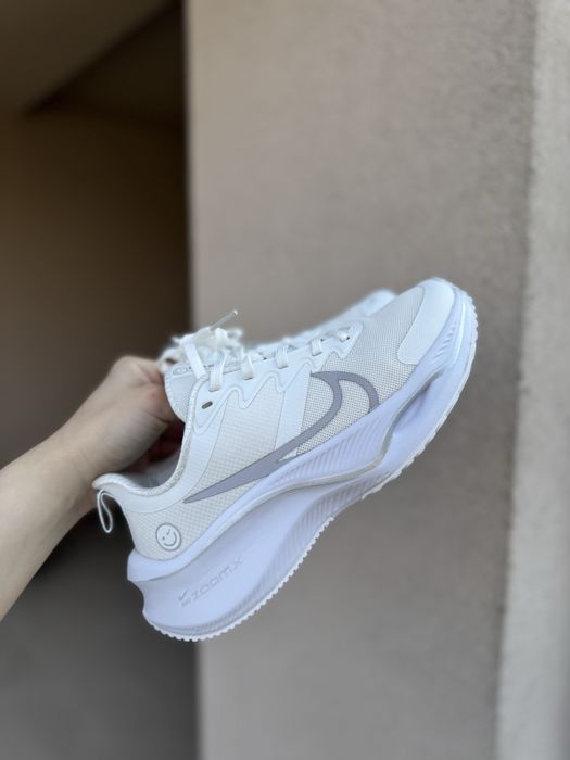 Кросівки жіночі nike 23,5 cm