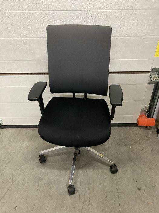 Krzesło biurowe obrotowe regulacja z niemiec solidne