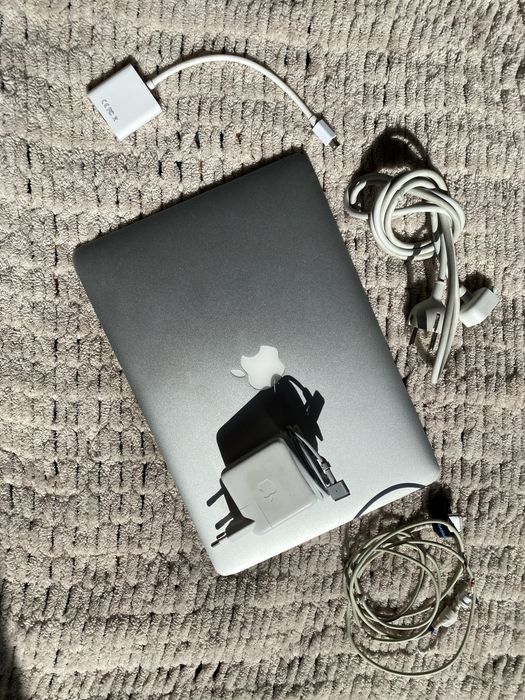Продам MacBook Air 2014