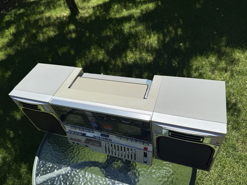Продам магнитолу SHARP GF-800