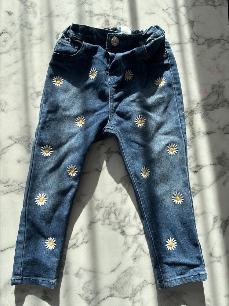 Jeansy spodnie rurki wiosna hm 92 stokrotki