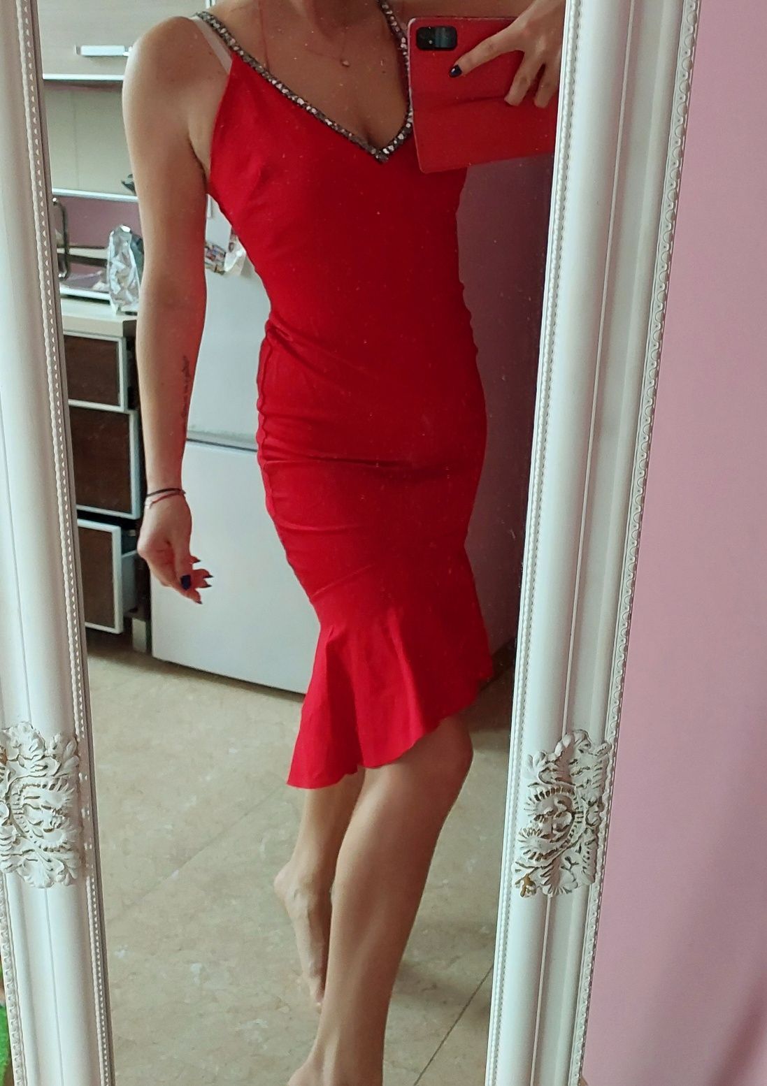 Sukienka oficjalna czerwoną M