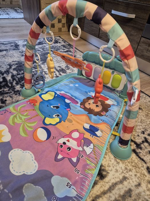 Розвиваючий килимок для немовлят