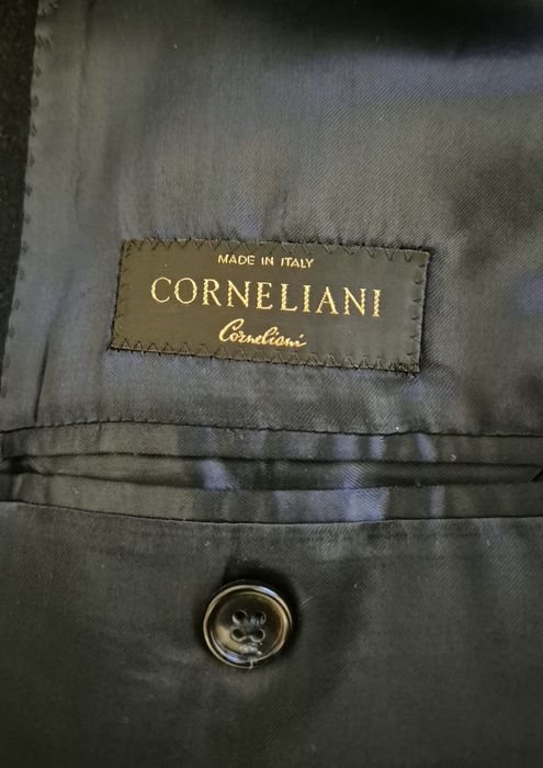 Італійське класичне пальто Corneliani
