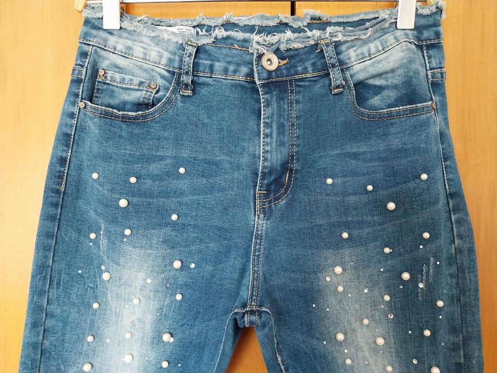 Jeans com perolas tam 38