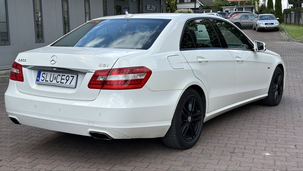 Mercedes W212  E200  ** Benzyna ** Zadbany **  Manual 6Biegów